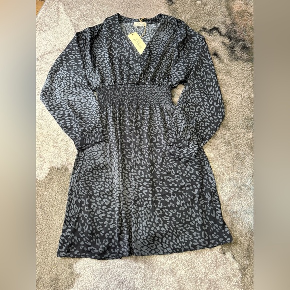 Elan Charcoal Long Sleeve lightweight Dress - size medium - Picture 4 of 16